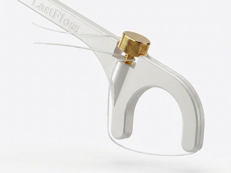 Mounting a fresh strand of floss onto LastFloss